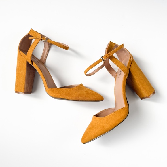 JustFab Shoes - NWOT Mustard Yellow Strappy Heel